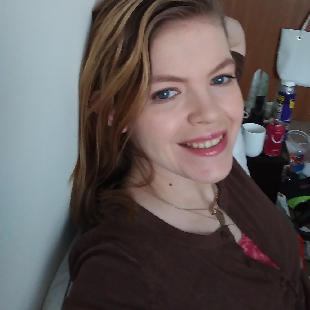 Meet your Posher, Carla